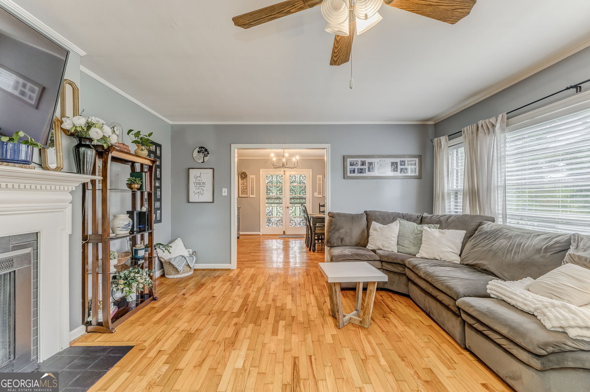 394 Roseway CIR