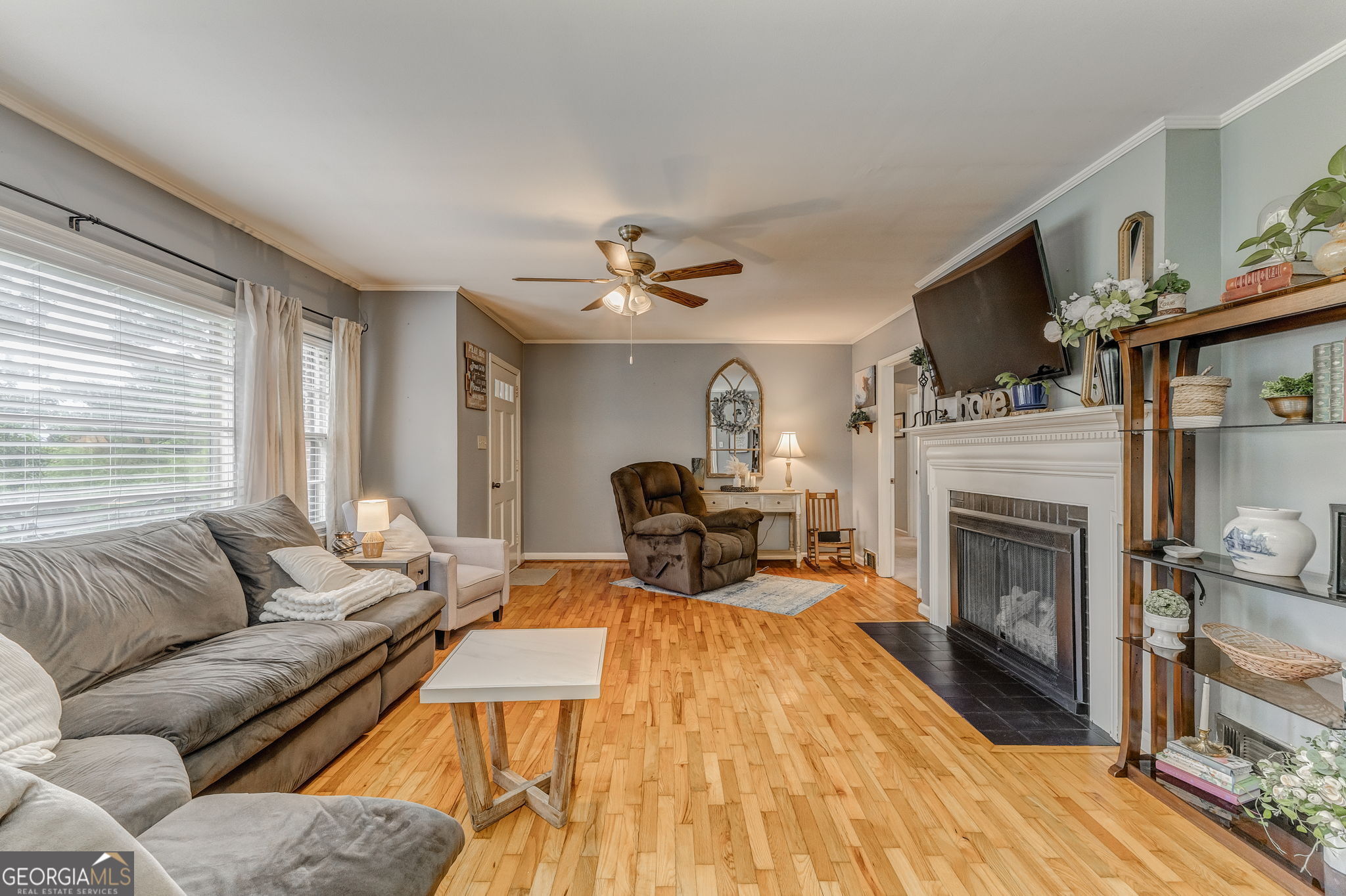 394 Roseway CIR