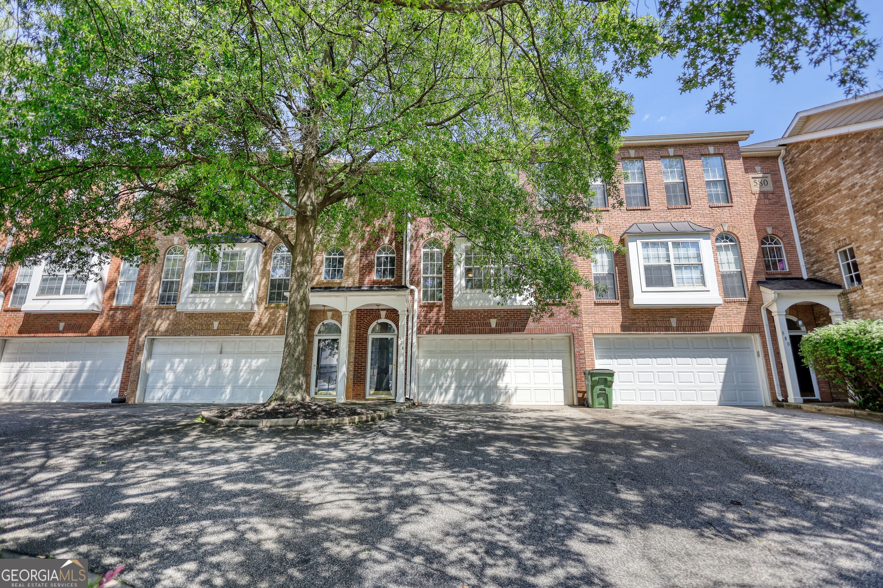 578 Fraser ST SE