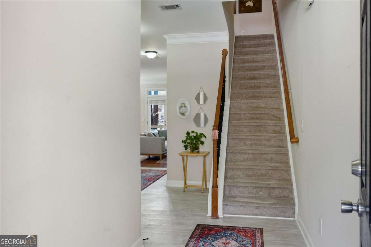 1686 Oakbrook Lake DR