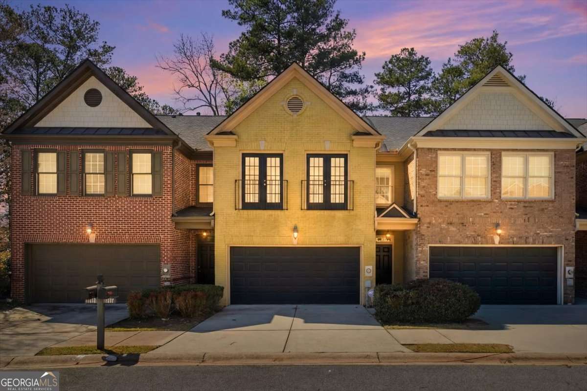 1686 Oakbrook Lake DR