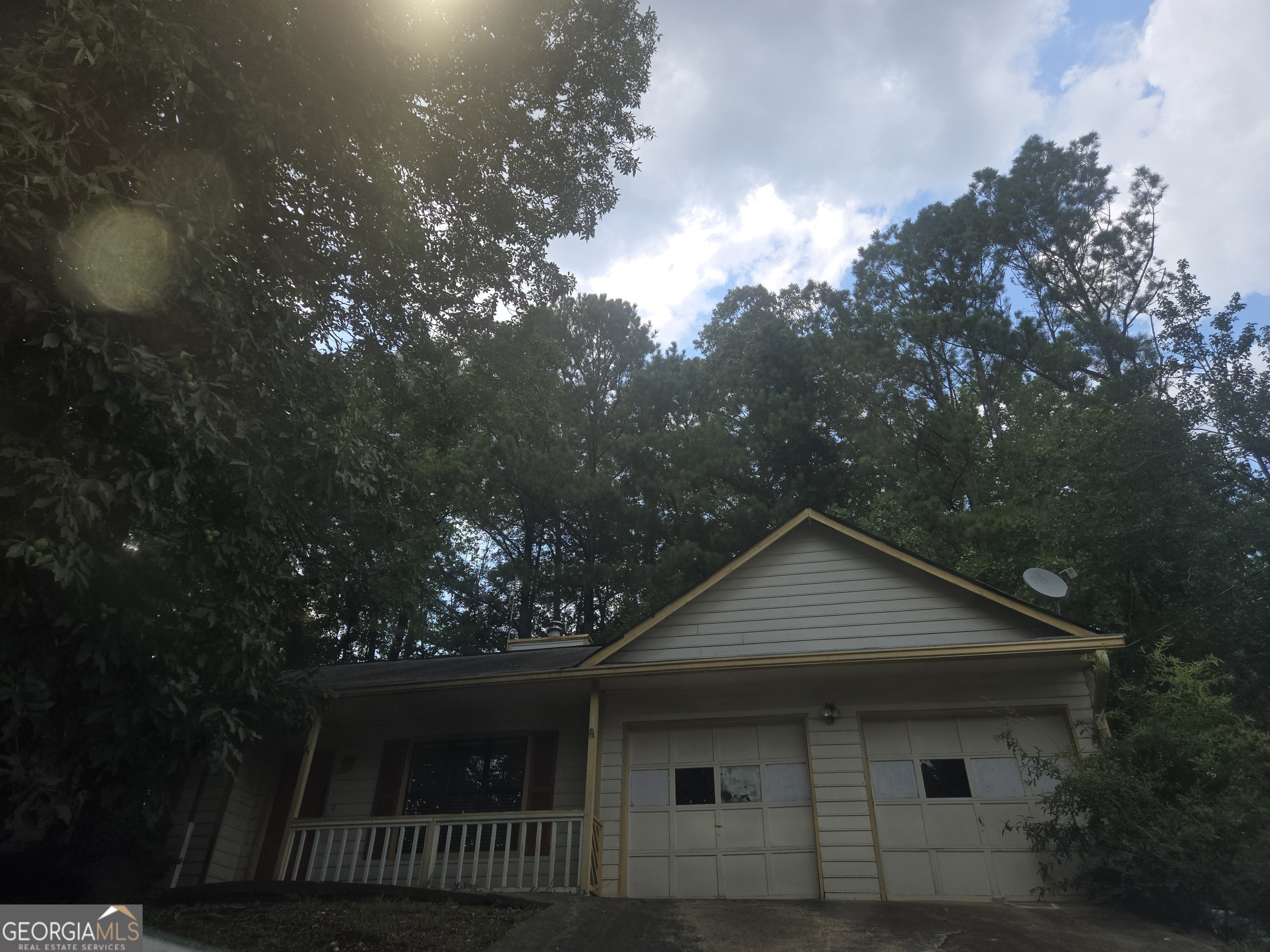 Comfortable family home in great neighborhood. High ranked schools. Close to businesses, restaurants, shopping. Brand new kitchen cabinets, furnace, a/c. Huge front porch.