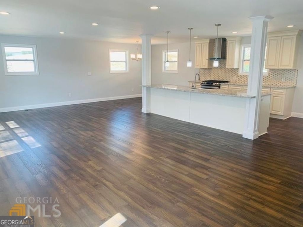 Photo of 3102 Edgewater Drive, Gainesville, GA 30501 (MLS # 10794953)