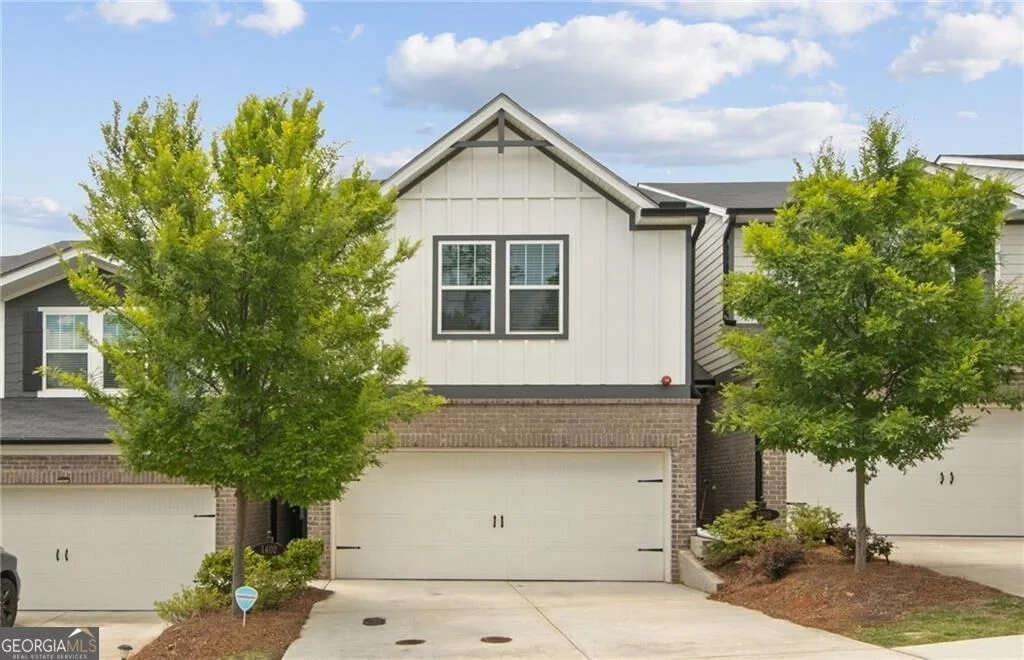 1402 Vayda Court