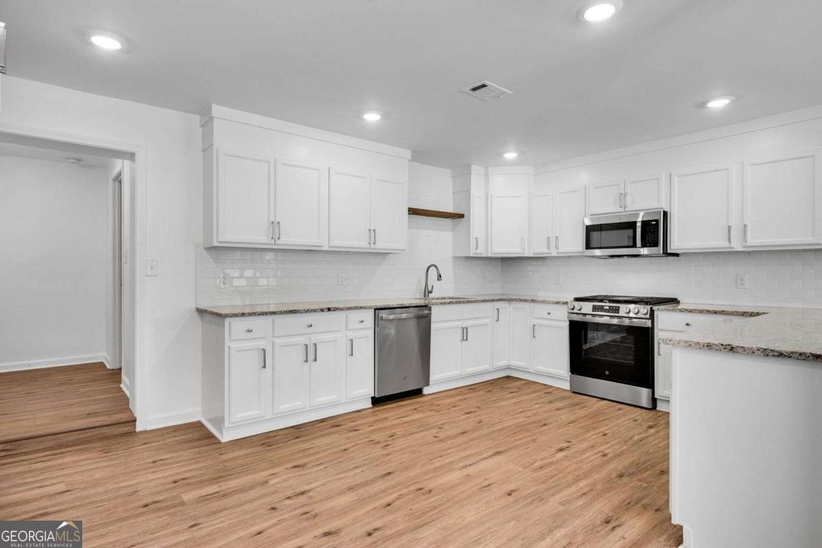 1276 Clay RD SW