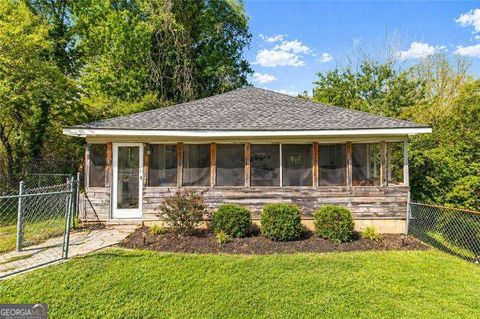 Photo of 2014 MAPLE Avenue SW, Rome, GA 30161 (MLS # 10741752)