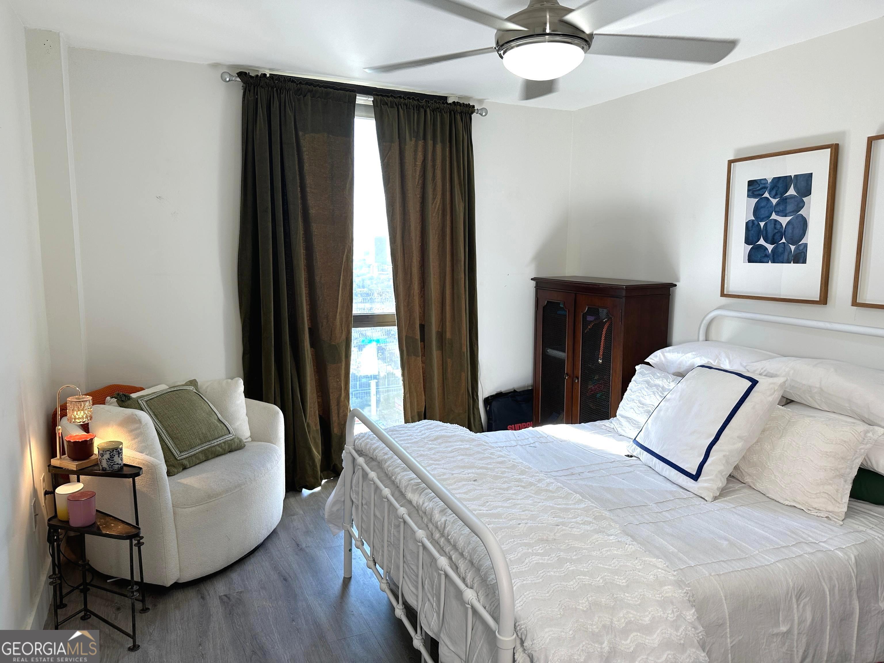 1280 W - Residential