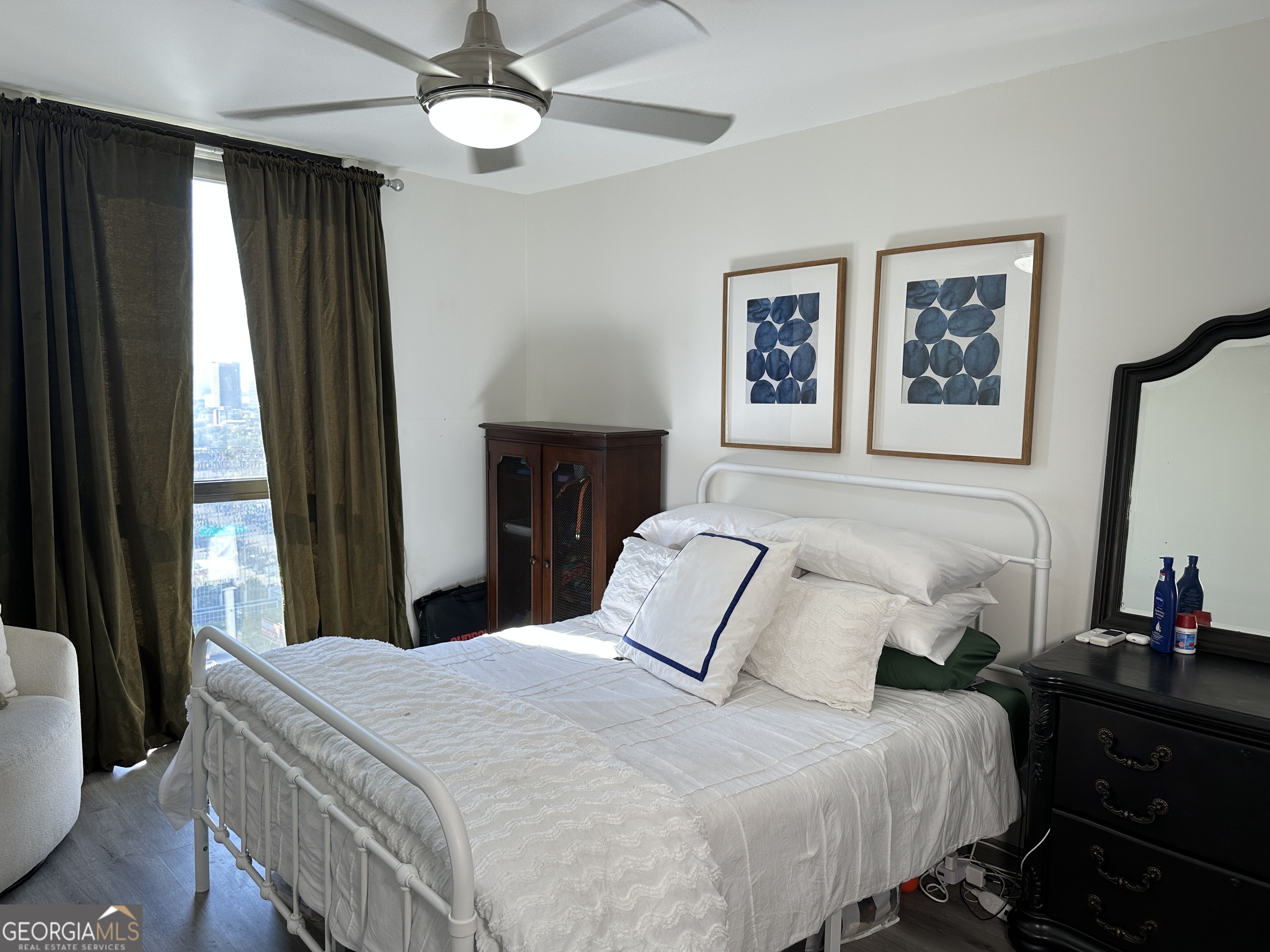 1280 W - Residential