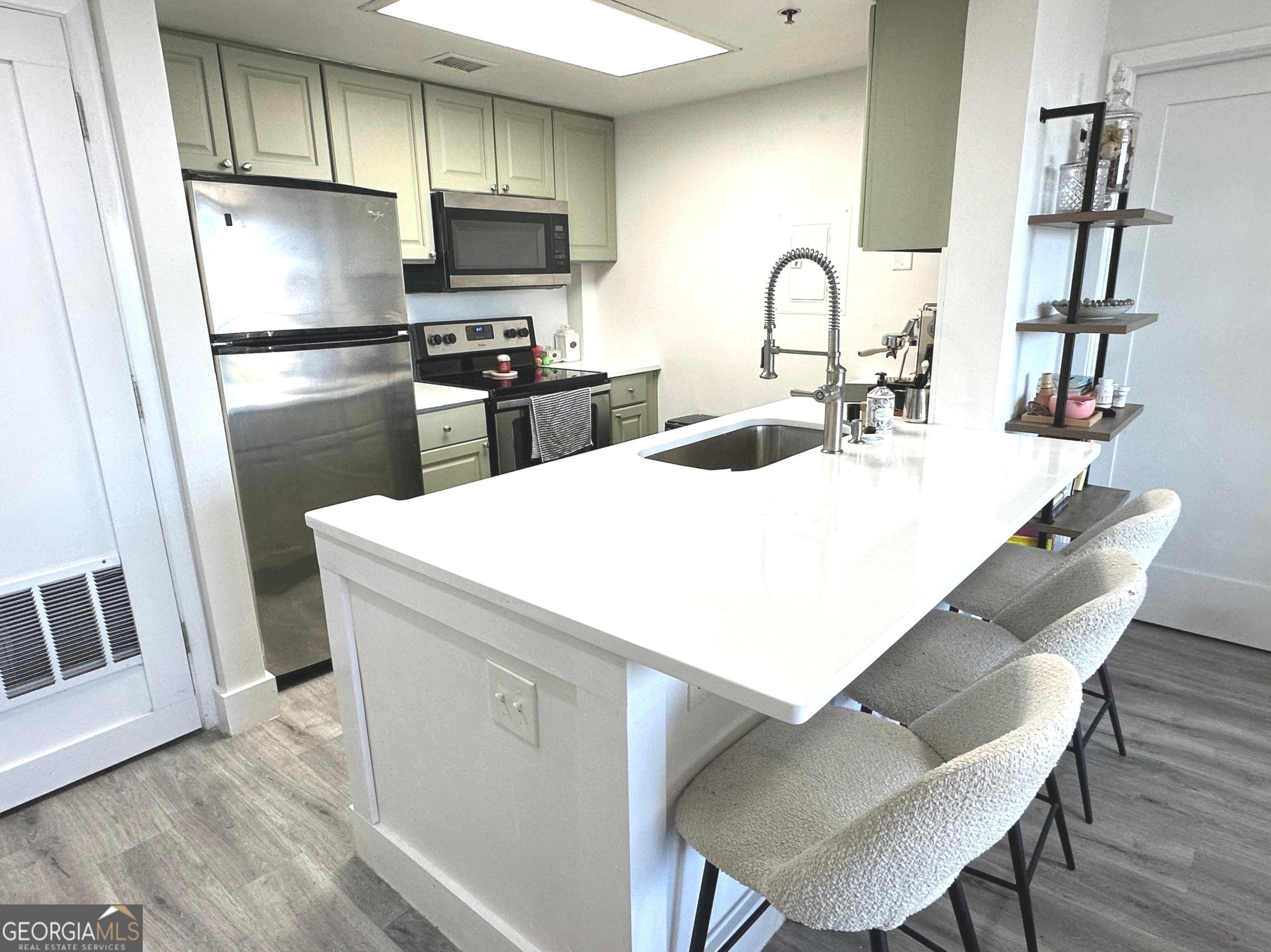1280 W - Residential
