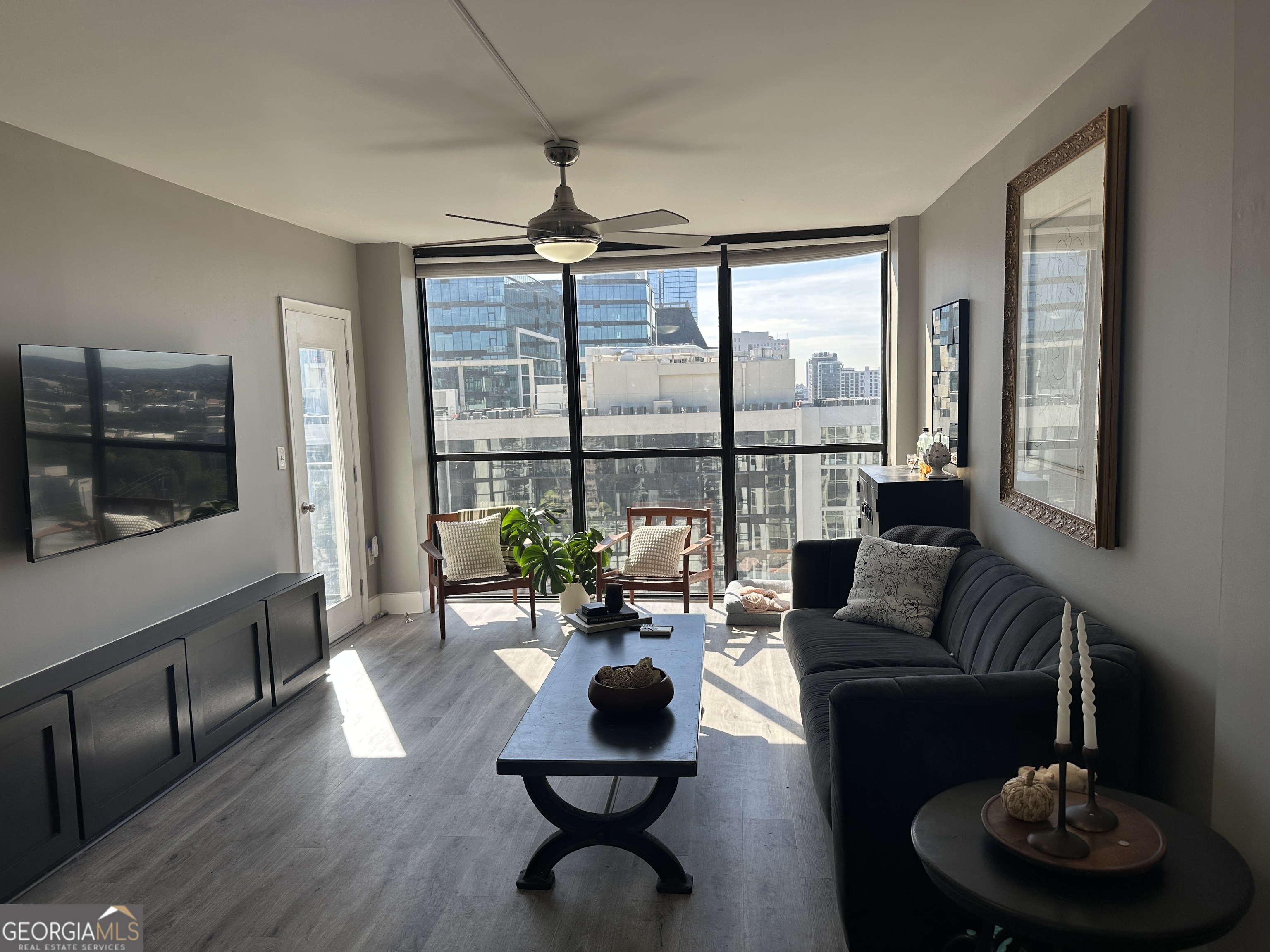 1280 W - Residential