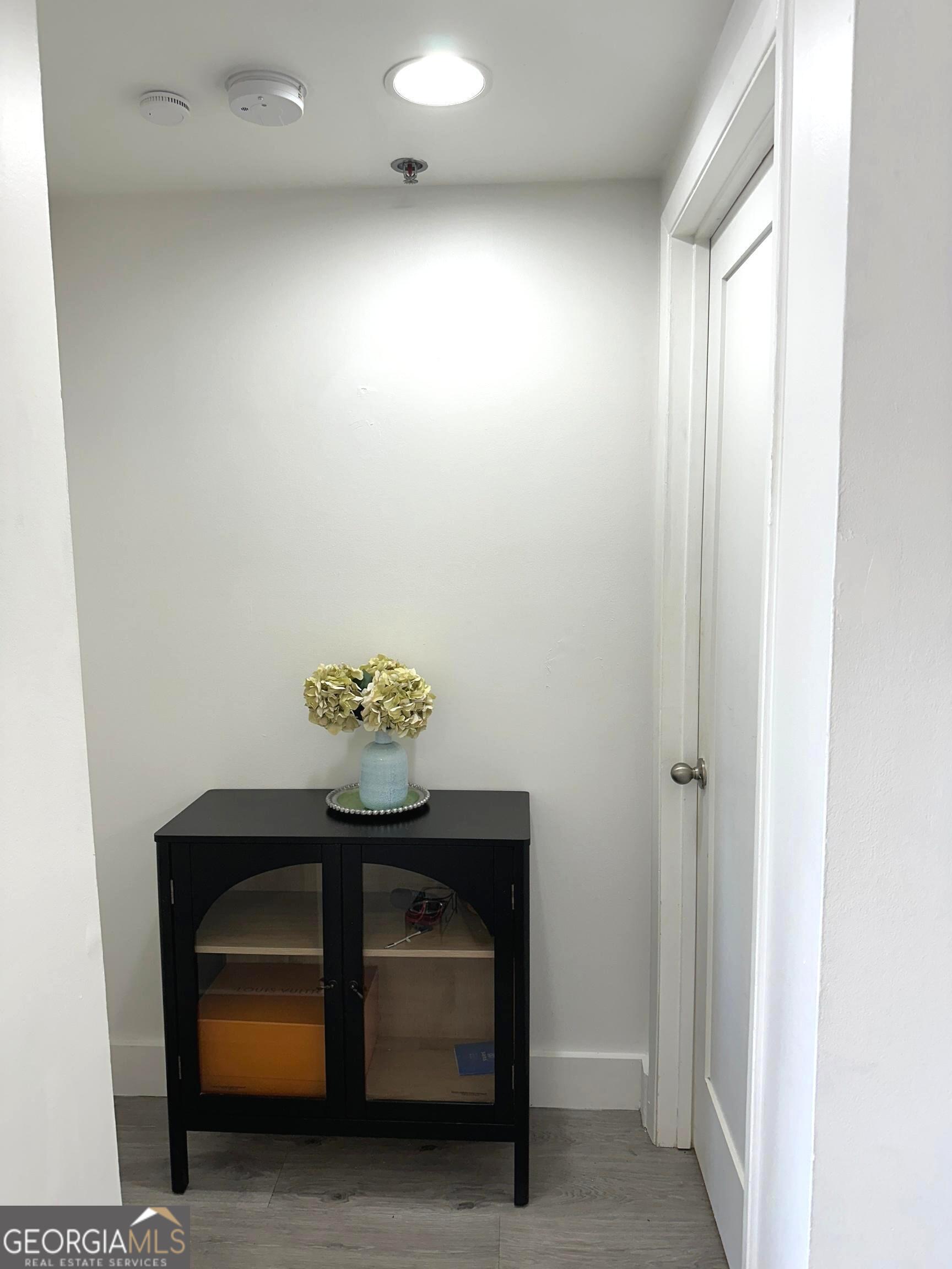 1280 W - Residential