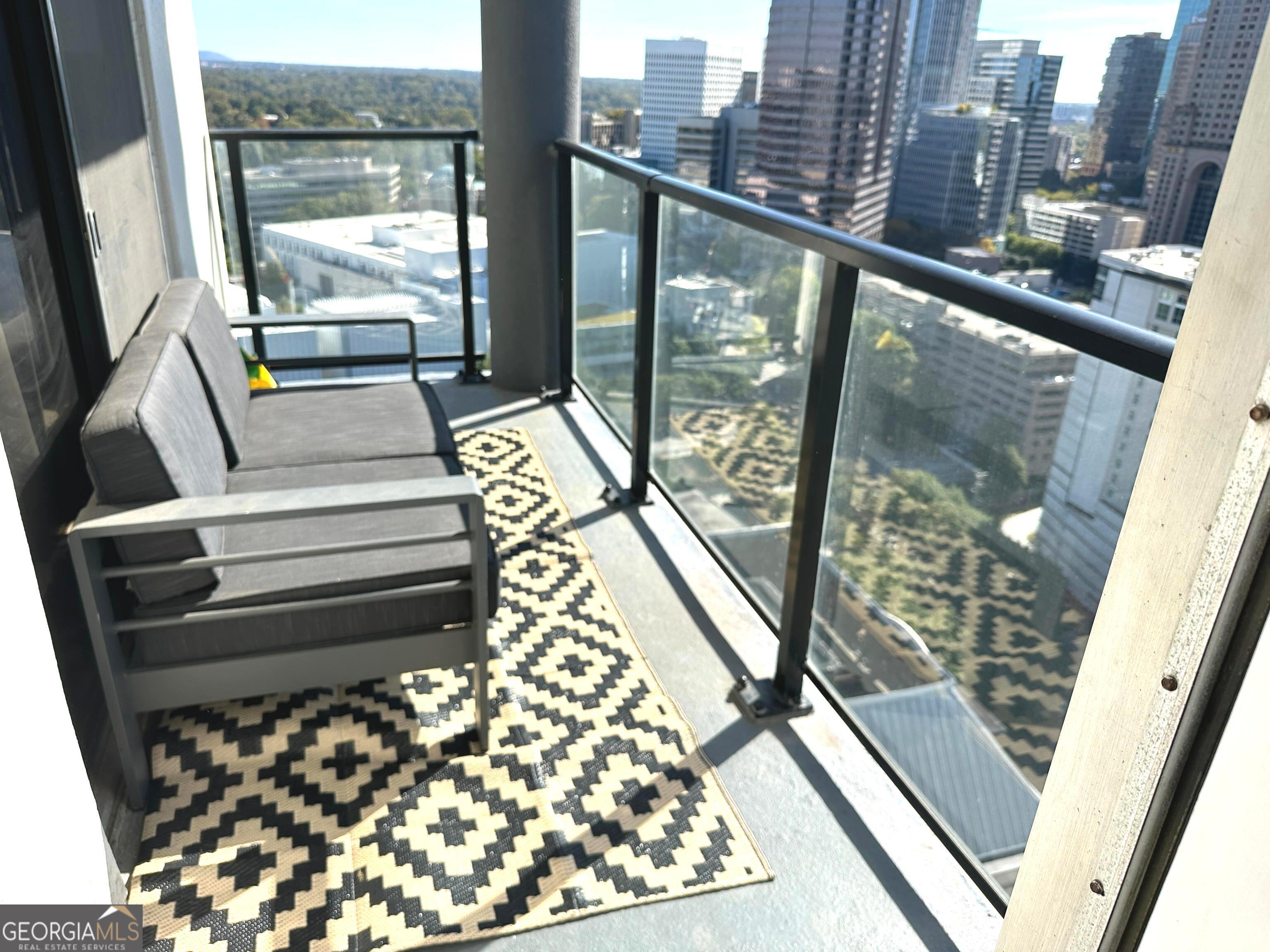 1280 W - Residential