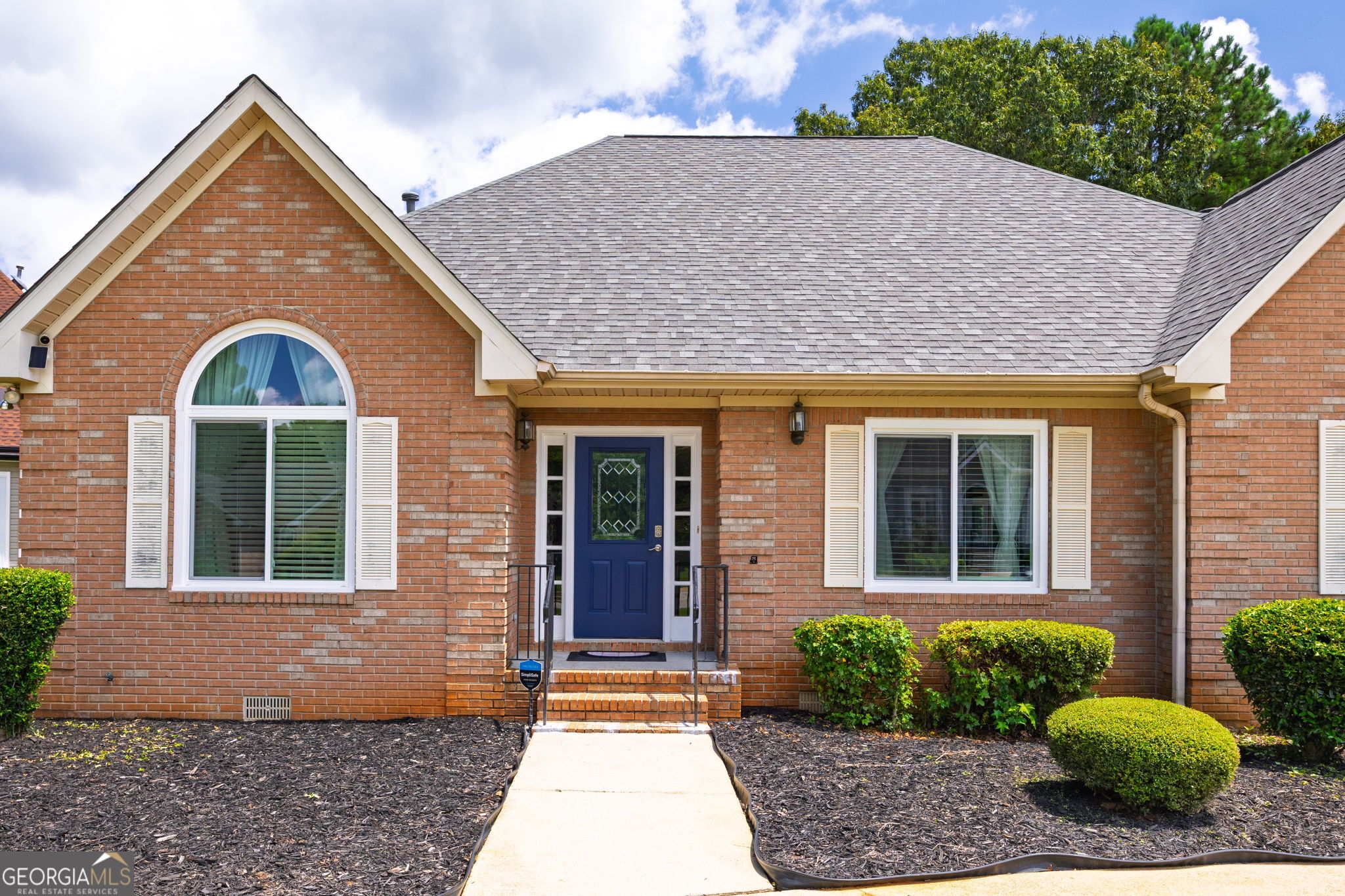 9396 Woodlawn DR