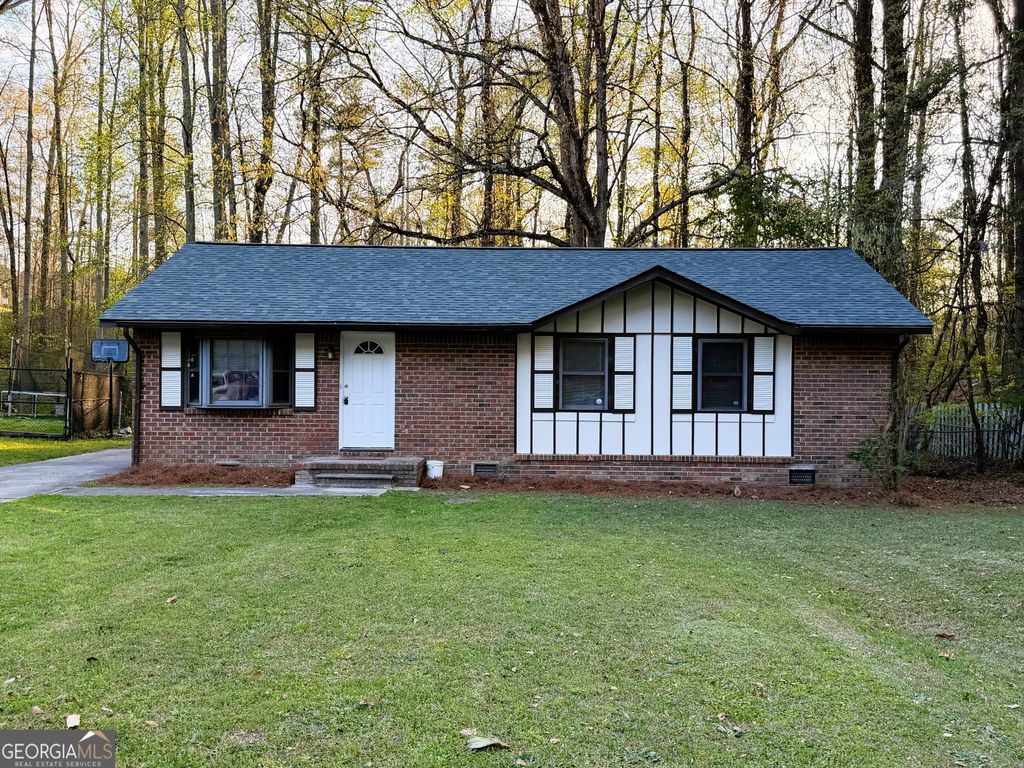 Photo of 1345 Labelle Street, Jonesboro, GA 30238 (MLS # 10725241)