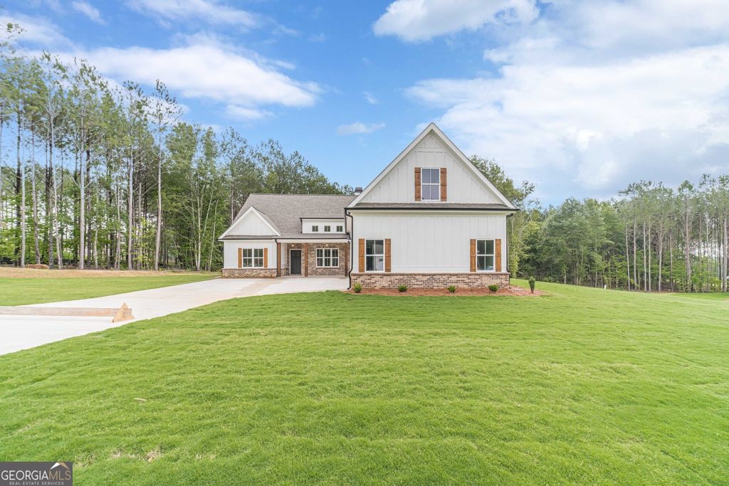 Photo of 215 Pinewood Drive, Covington, GA 30014 (MLS # 10737803)