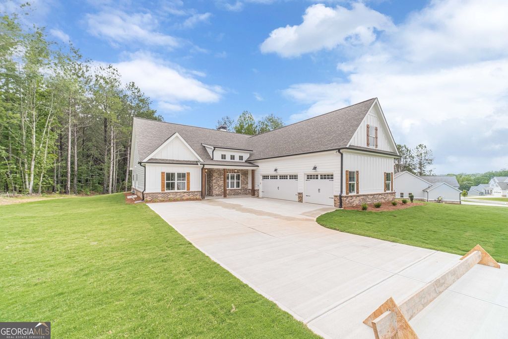 Photo of 215 Pinewood Drive, Covington, GA 30014 (MLS # 10737803)