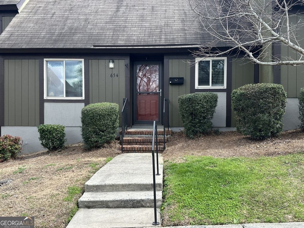 Photo of 654 Willow Creek Drive, Macon, GA 31204 (MLS # 10705208)