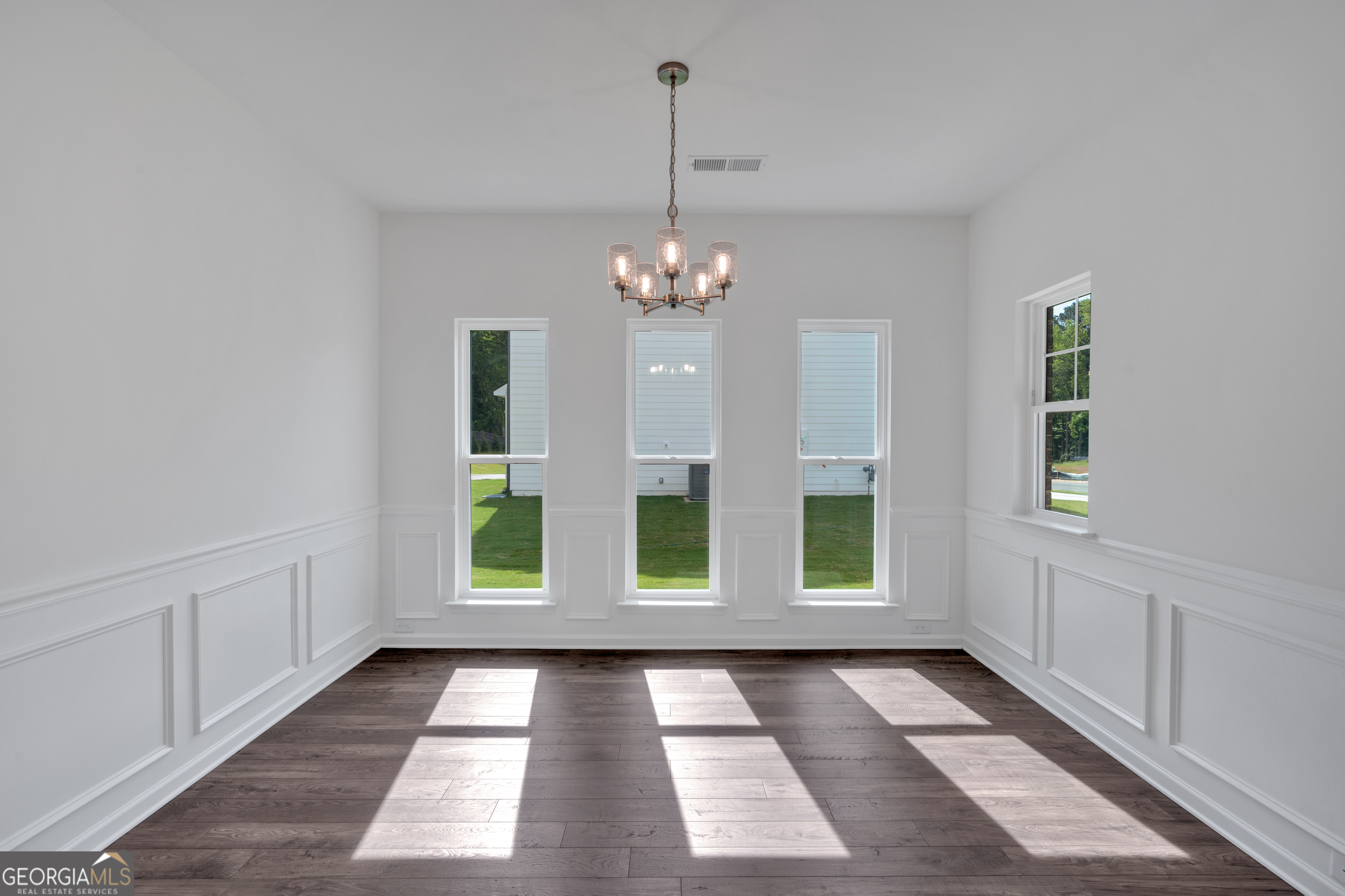 380 Waterbluff DR