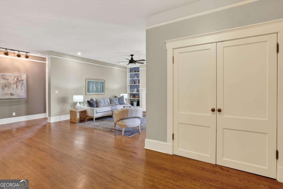 754 Juniper ST NE 11