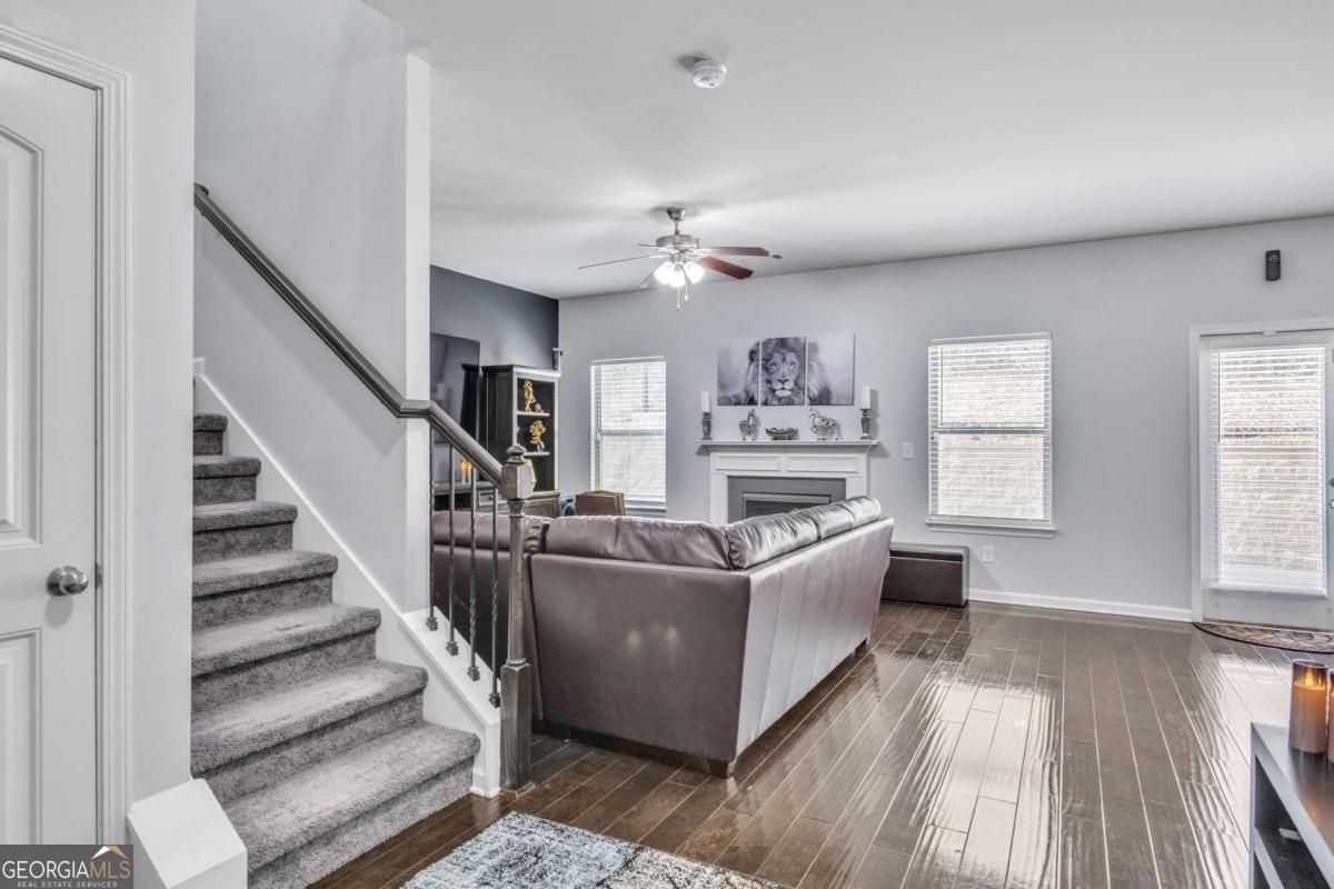 87 Wedge Wood WAY