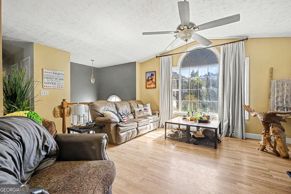 189 Robert DR