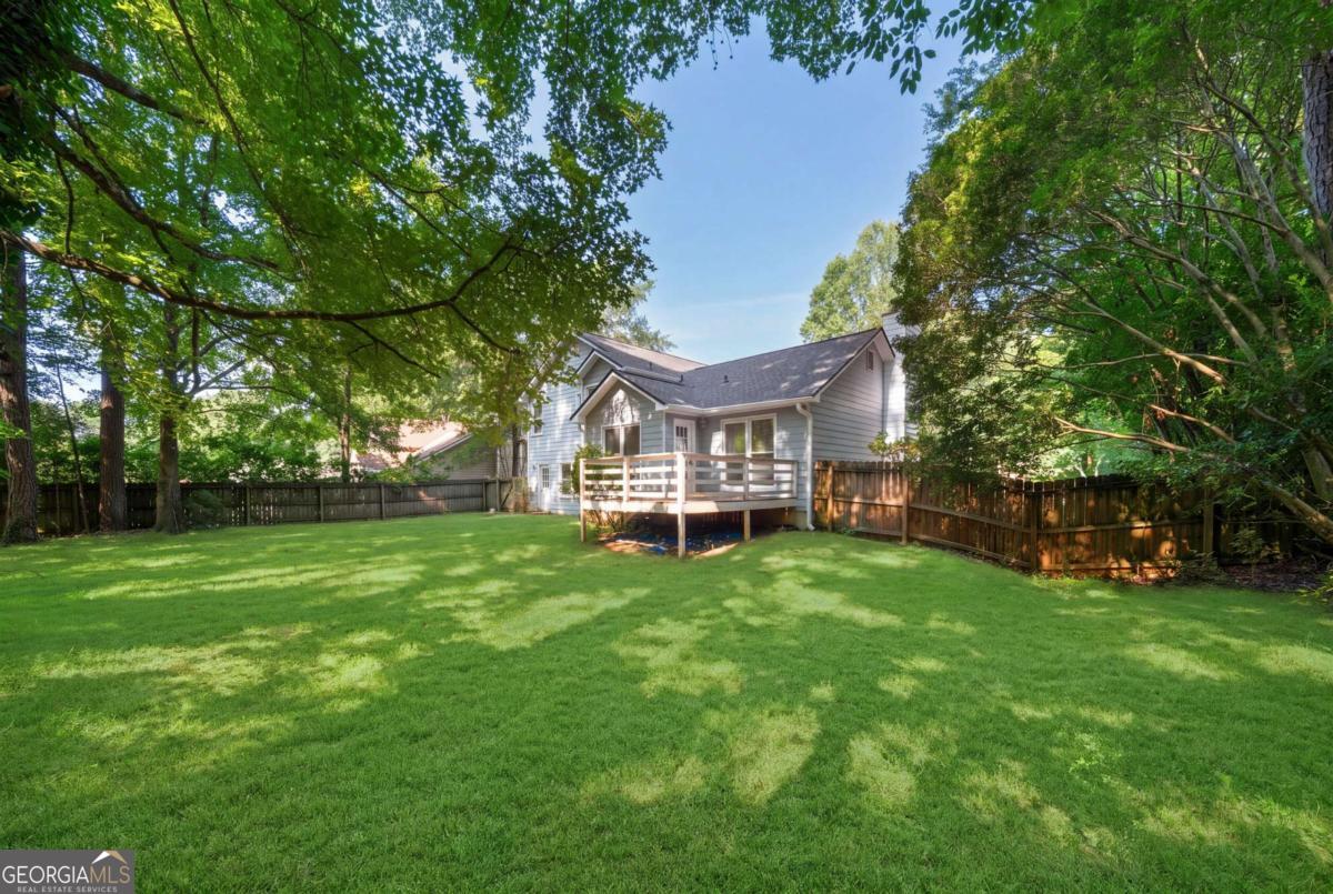3513 Robin LN