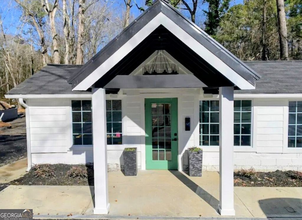 Photo of 216 E Memorial Drive, Dallas, GA 30132 (MLS # 10705718)