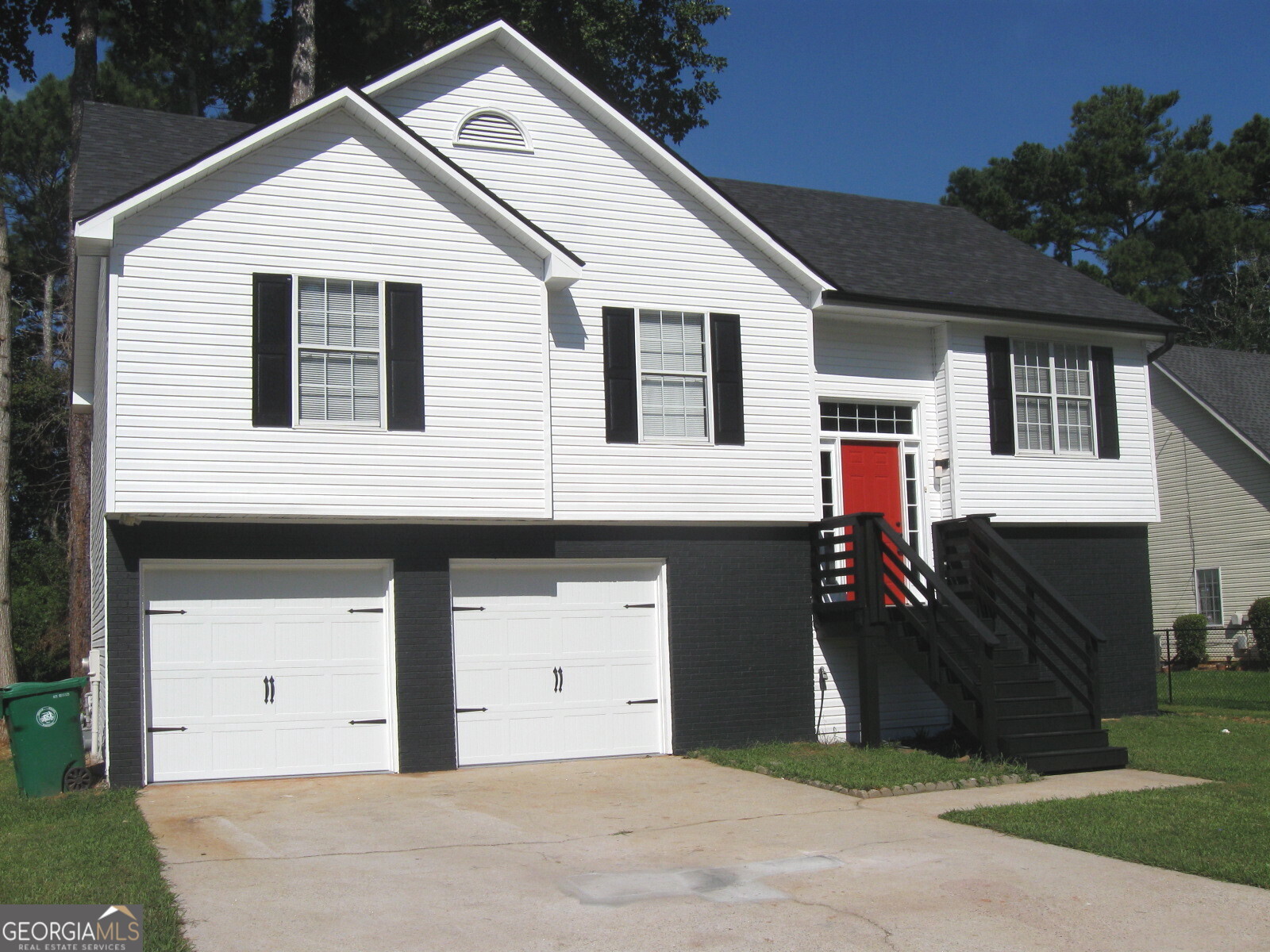 831 Stonebrook DR