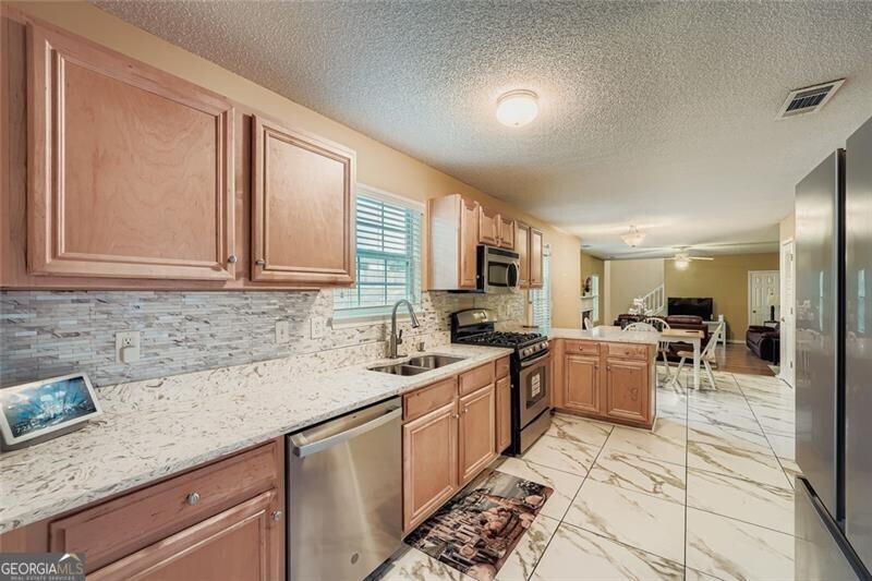 6843 Foxfire PL