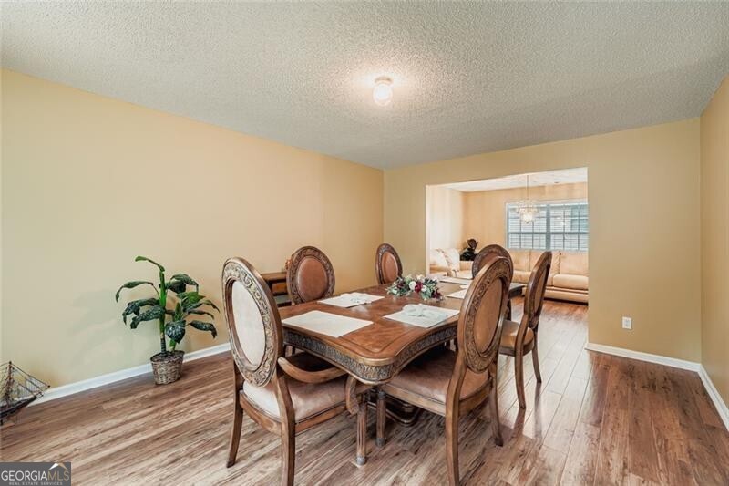 6843 Foxfire PL