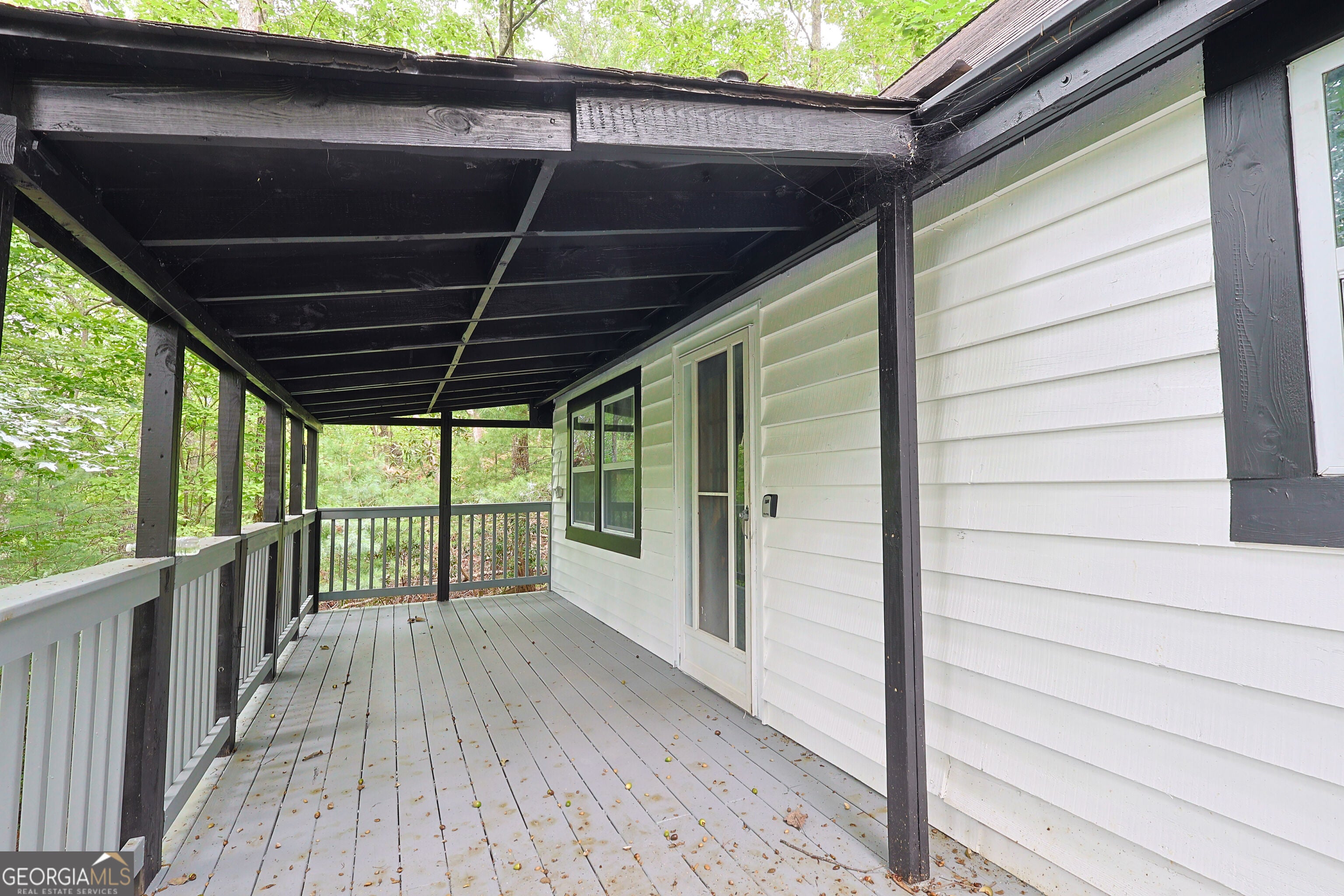 209 Ashley LN
