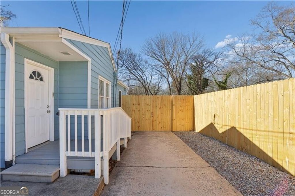 Photo of 134 South Avenue SE, Marietta, GA 30060 (MLS # 10679774)