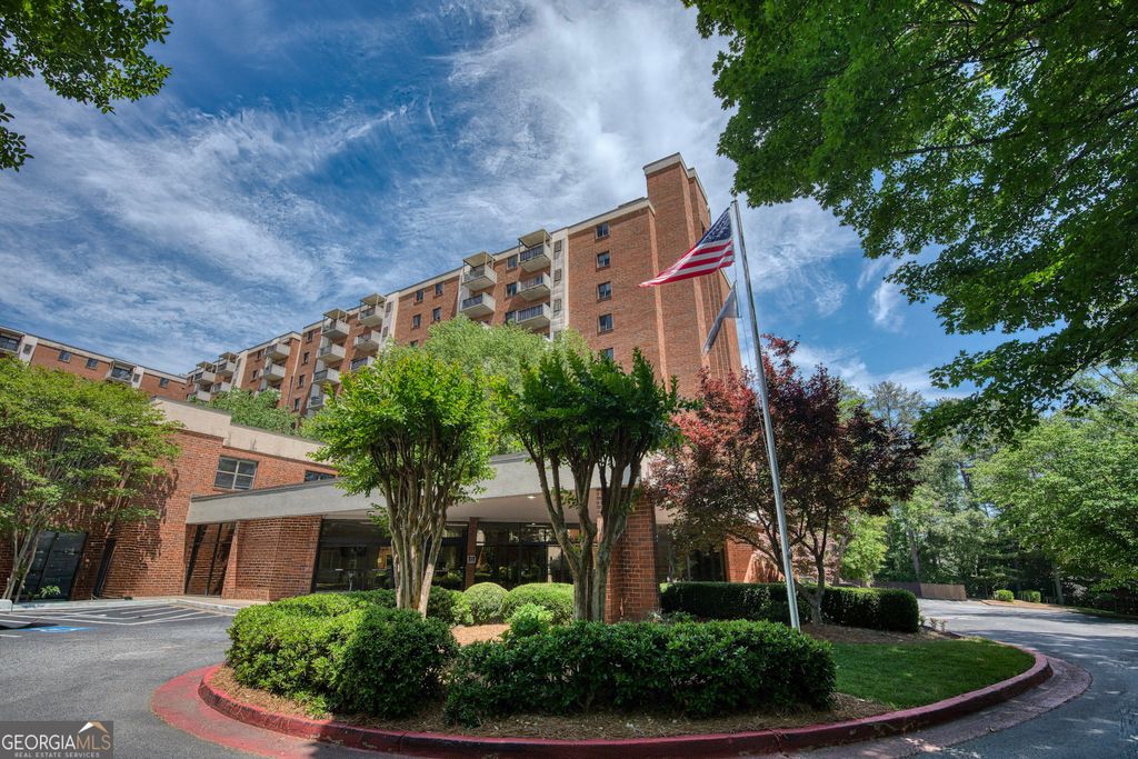 Photo of 300 Johnson Ferry Road NE #B406, Atlanta, GA 30328 (MLS # 10753589)