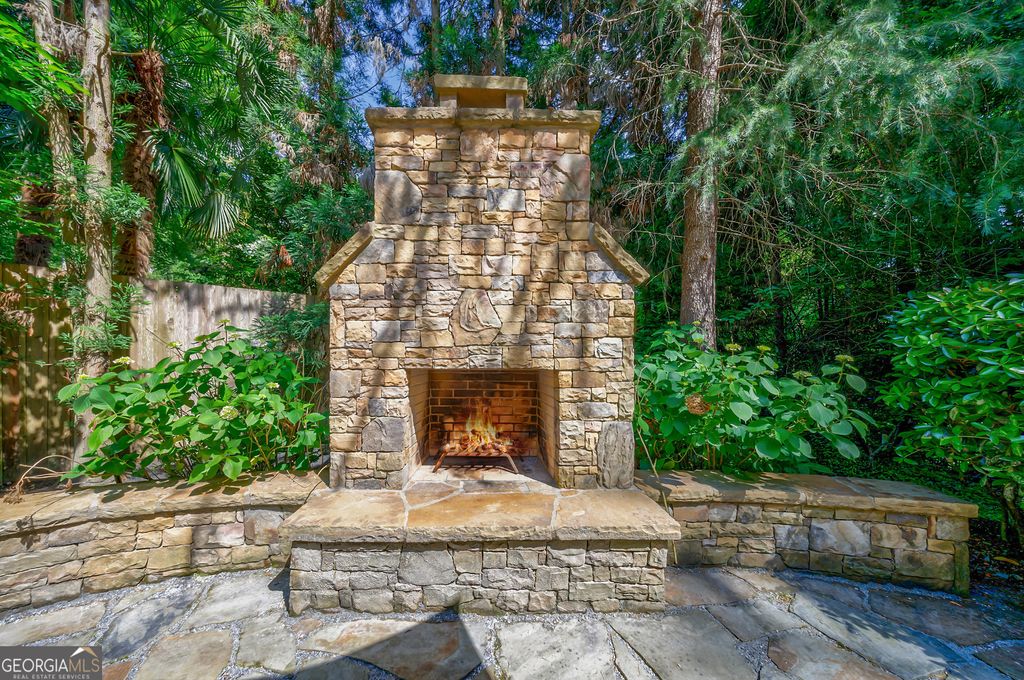 Photo of 1255 Beech Haven Road N, Atlanta, GA 30324 (MLS # 10632120)