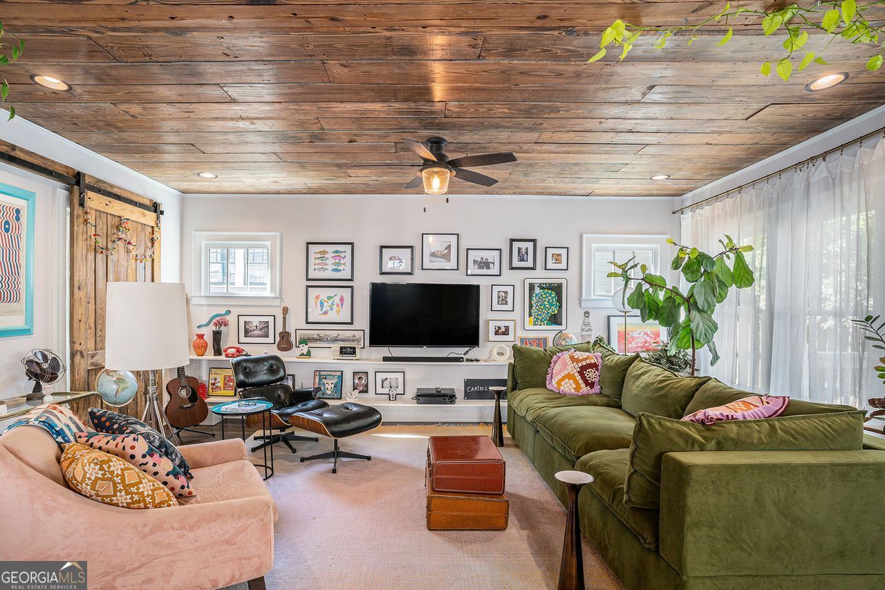323 FAYETTEVILLE RD