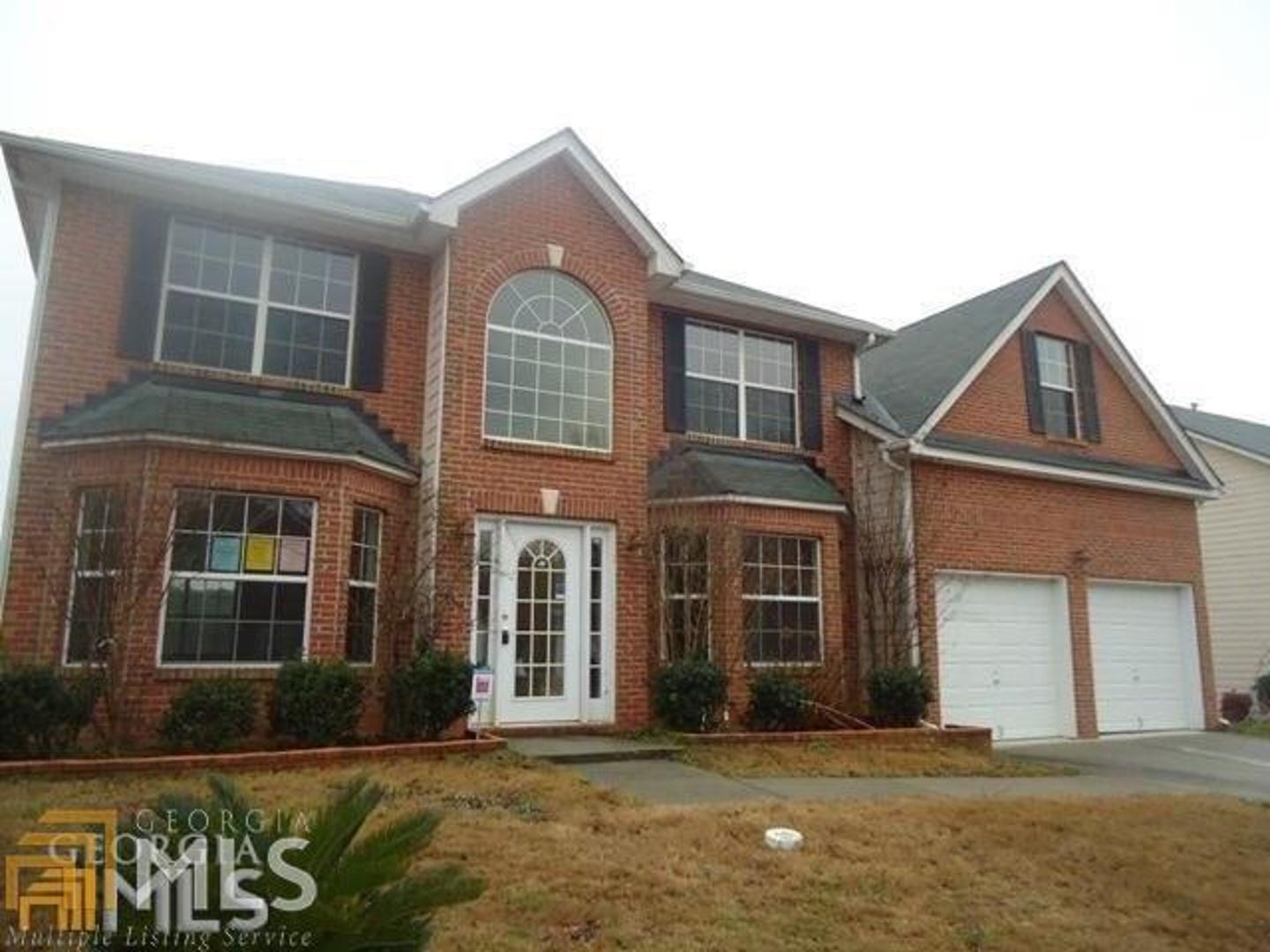 SPACIOUS 2 STORY - 5 BR & 3 FULL BATHS. BEAUTIFUL HARDWOOD FLOORS. FAMILY ROOM W/FIREPLACE. LARGE KITCHEN. SOLD 'AS IS' NICE NEIGHBORHOOD.