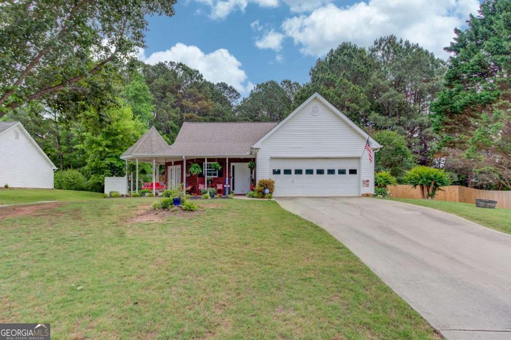 Photo of 302 Greenleaf Court, Loganville, GA 30052 (MLS # 10756446)