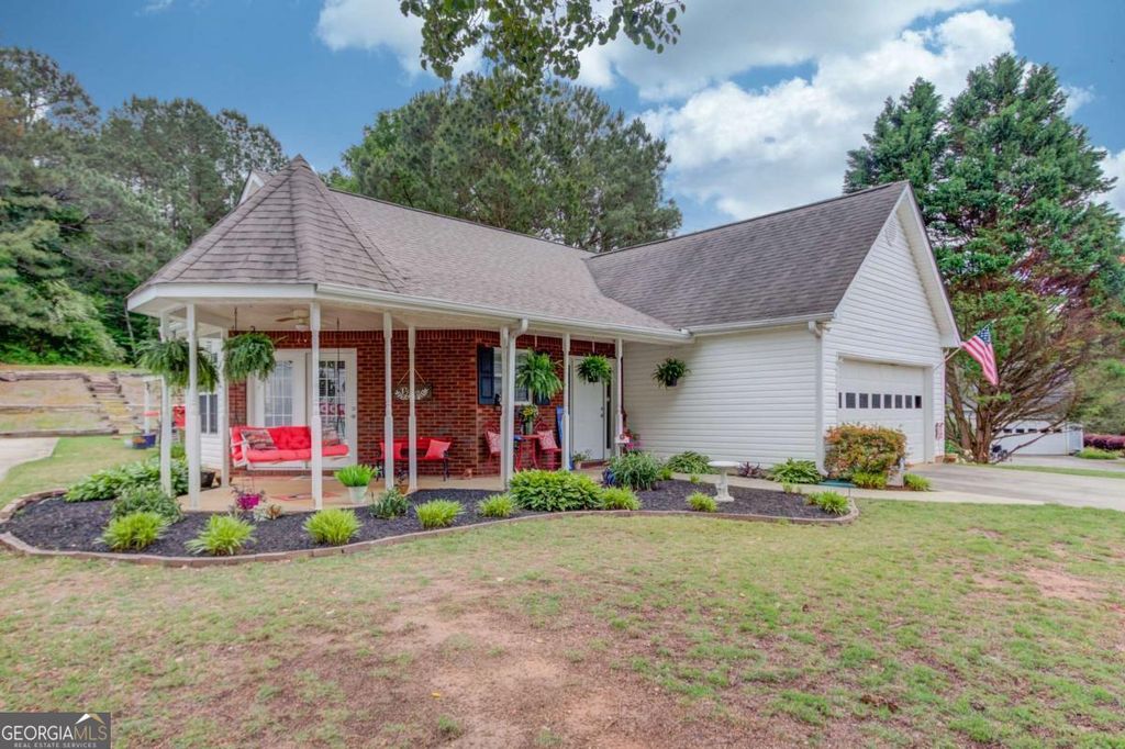 Photo of 302 Greenleaf Court, Loganville, GA 30052 (MLS # 10756446)