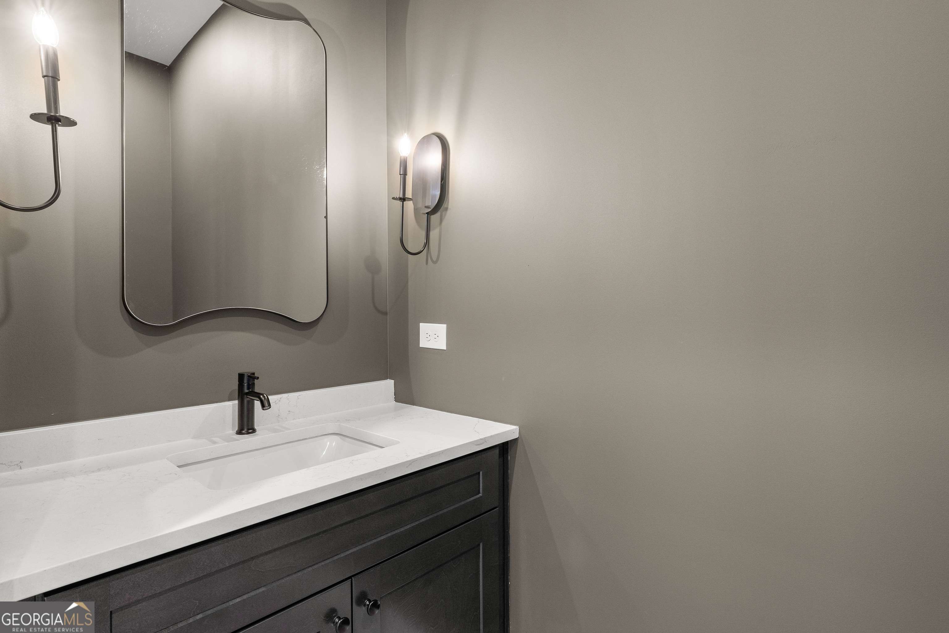 Fayetteville, Georgia 30214, United States, 2 Bedrooms Bedrooms, ,3 BathroomsBathrooms,Residential,Active,186802