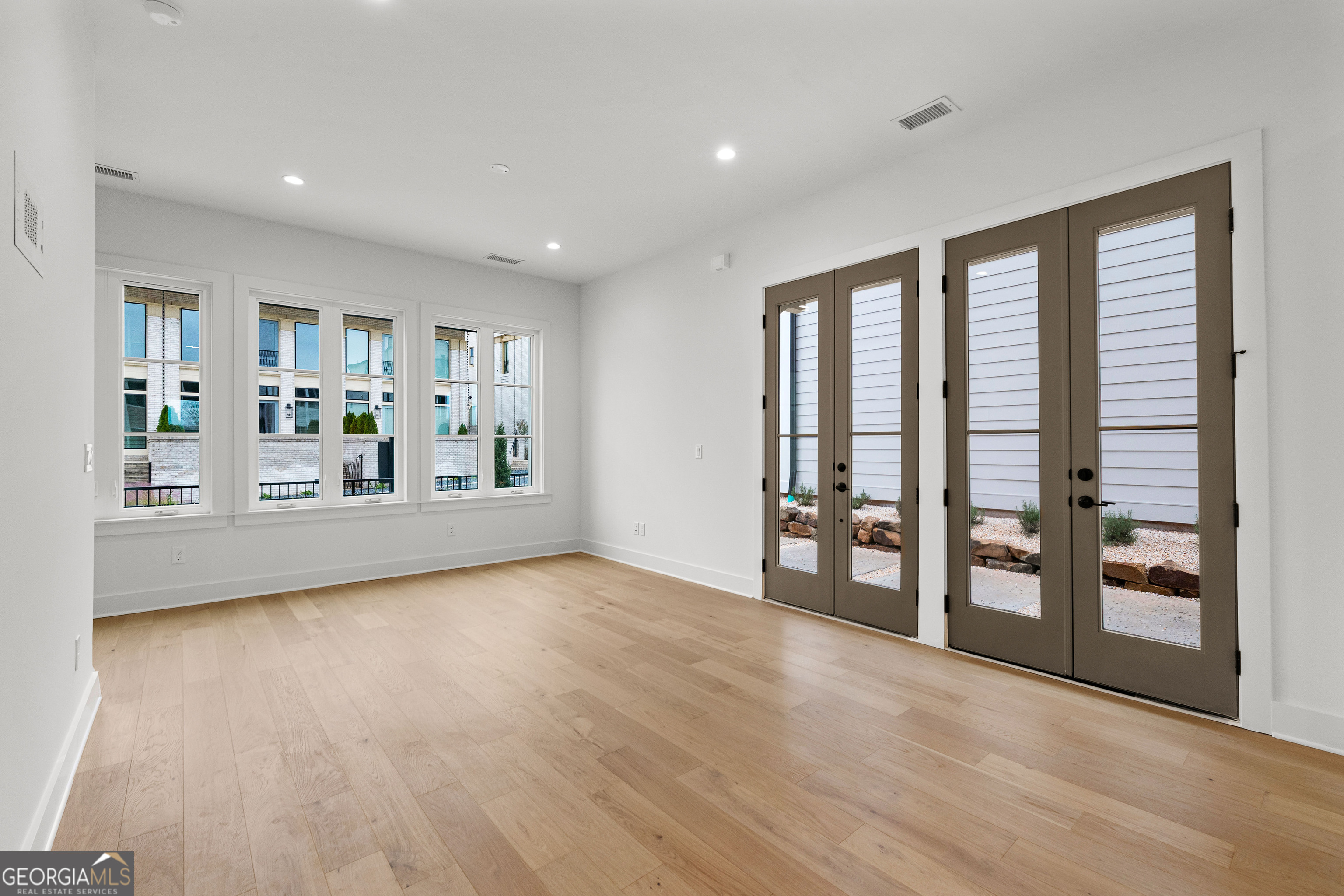 Fayetteville, Georgia 30214, United States, 2 Bedrooms Bedrooms, ,3 BathroomsBathrooms,Residential,Active,186802