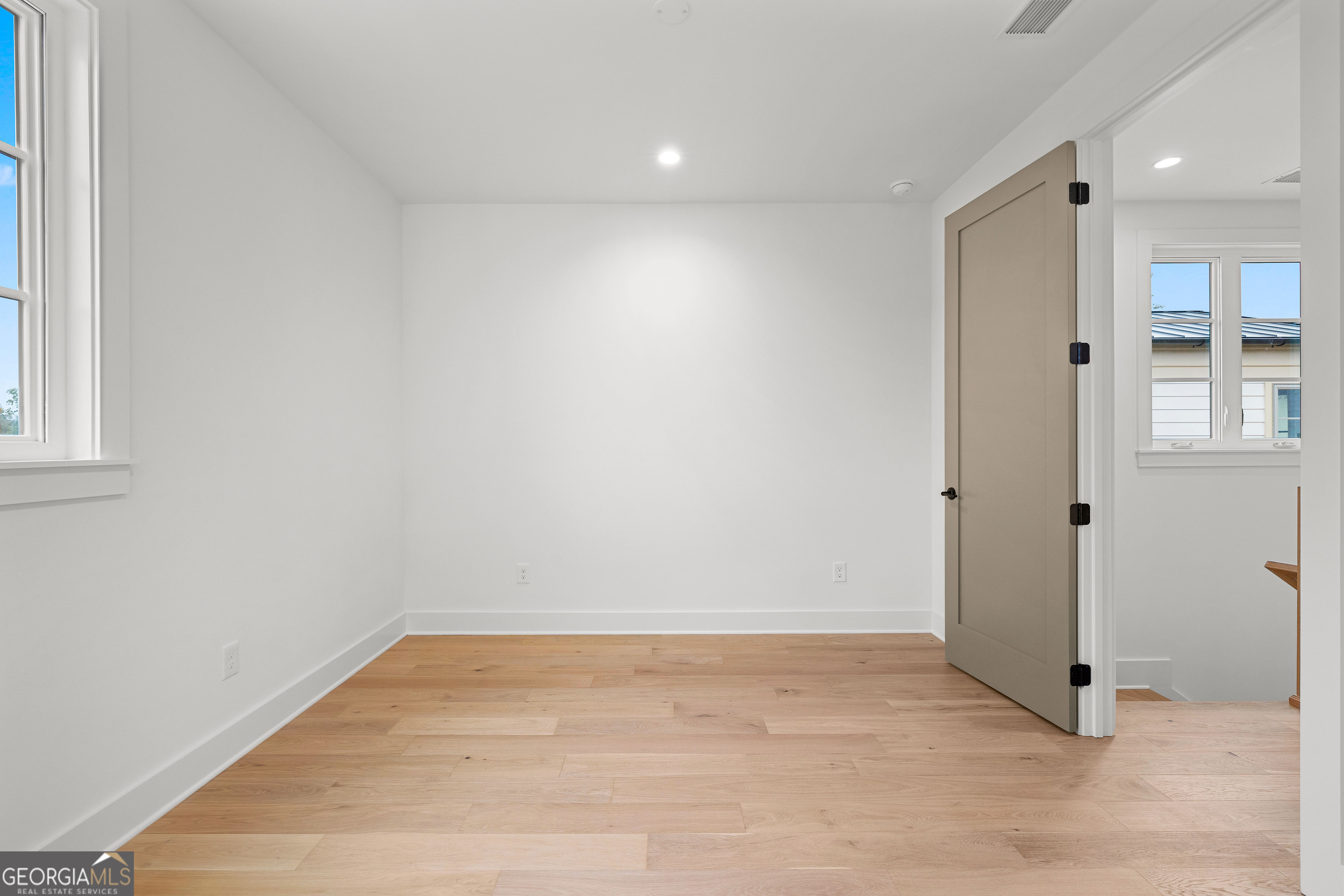 Fayetteville, Georgia 30214, United States, 2 Bedrooms Bedrooms, ,3 BathroomsBathrooms,Residential,Active,186802