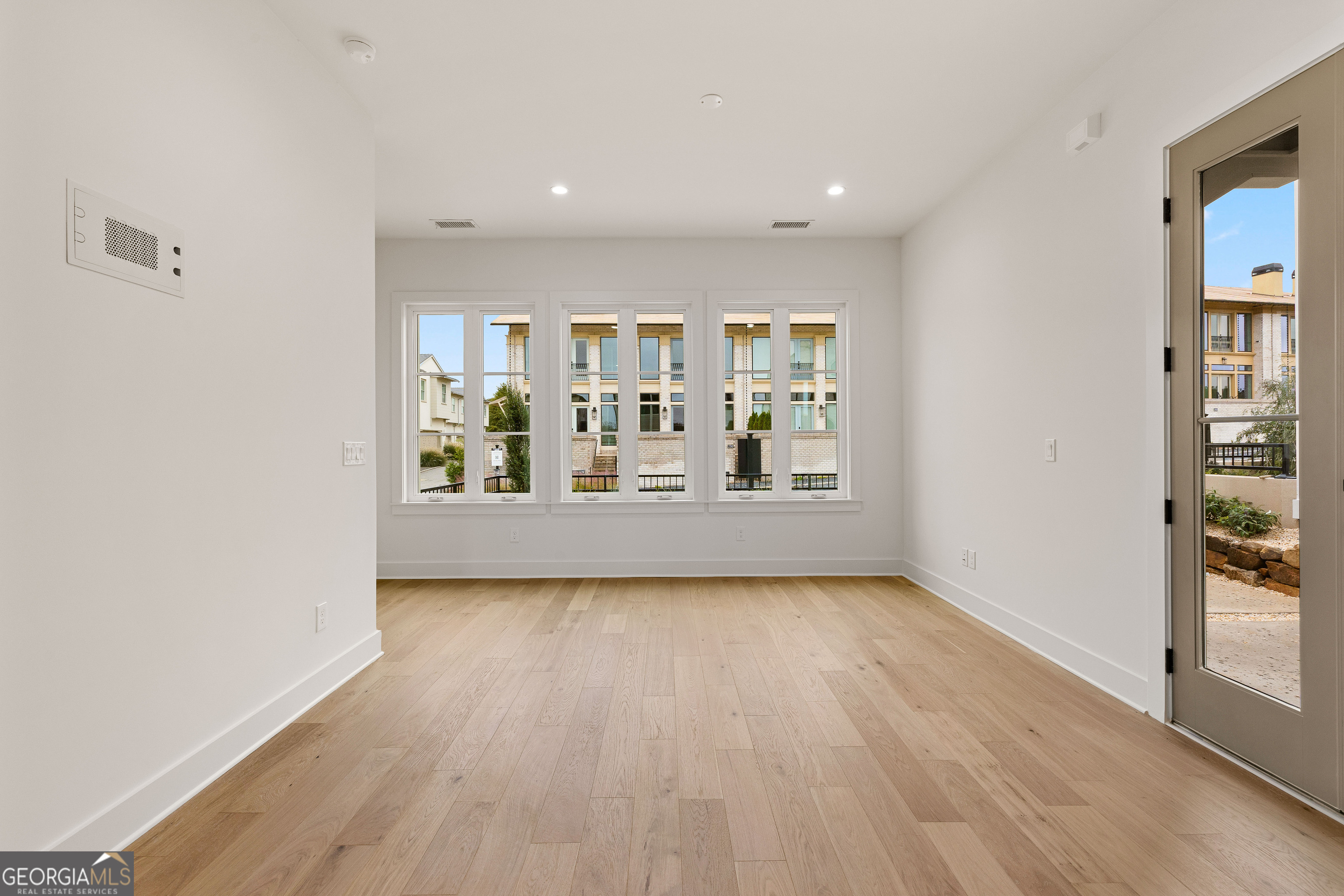 Fayetteville, Georgia 30214, United States, 2 Bedrooms Bedrooms, ,3 BathroomsBathrooms,Residential,Active,186802