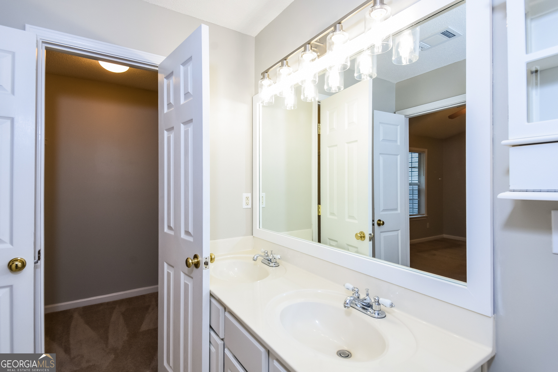 The Preserve at Nesbit Ferry - Residential Lease
