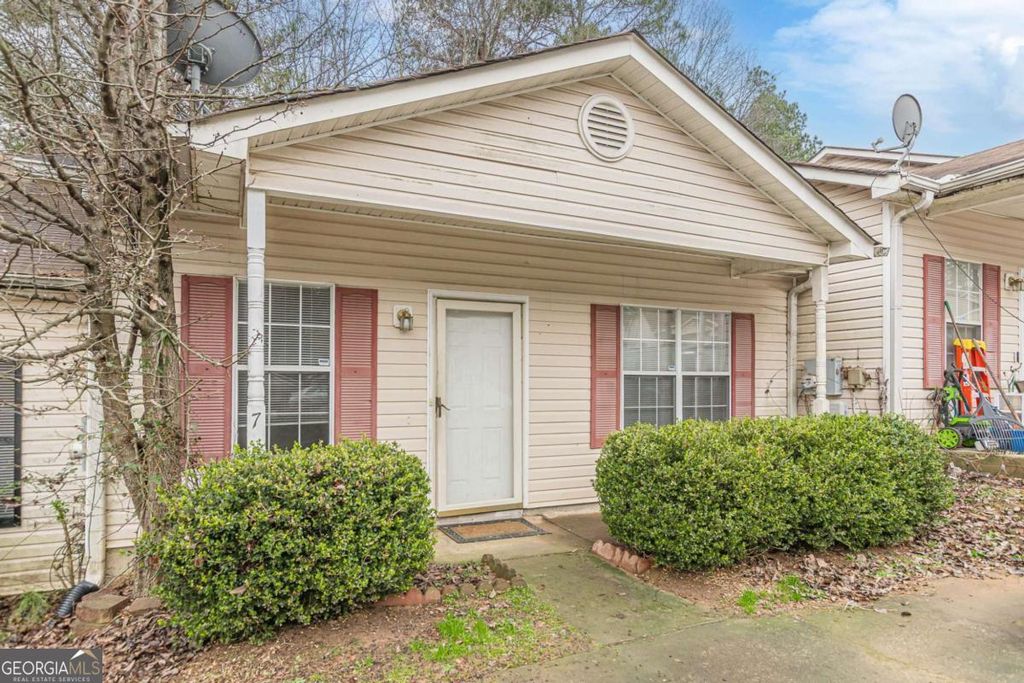 Photo of 746 Boston Common, Atlanta, GA 30349 (MLS # 10679161)