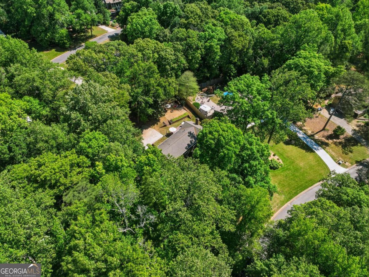 242 Lake Somerset DR NW