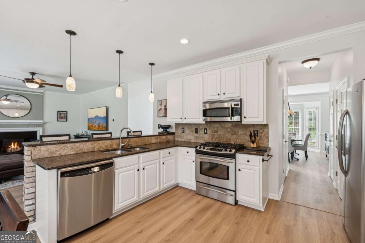 150 Cobblestone Way