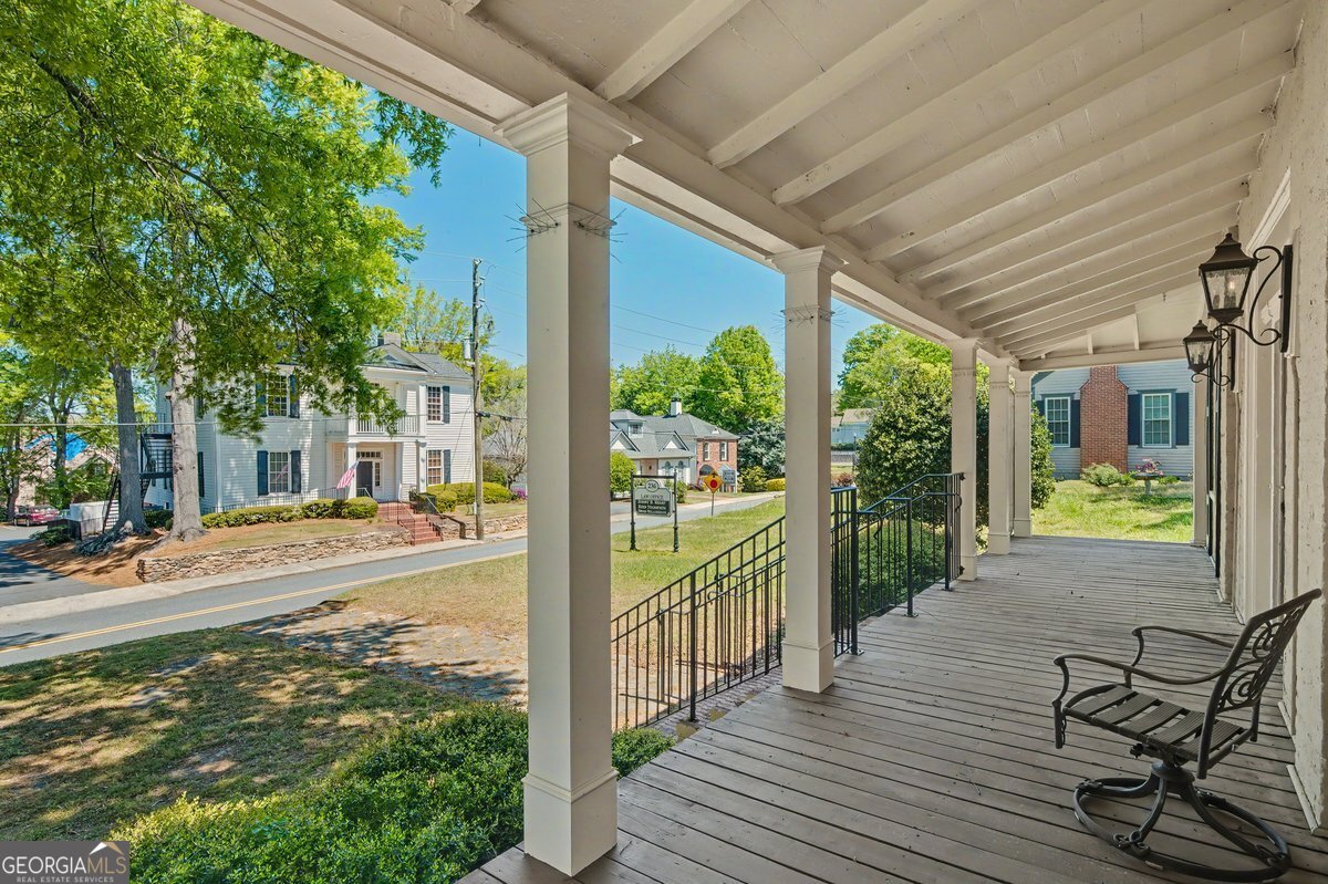 236 Washington AVE NE