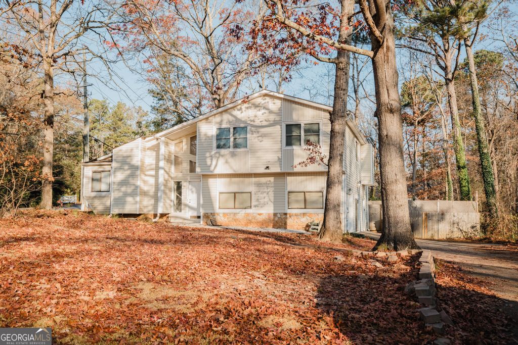 Photo of 6801 Creekwood Drive, Douglasville, GA 30135 (MLS # 10657785)
