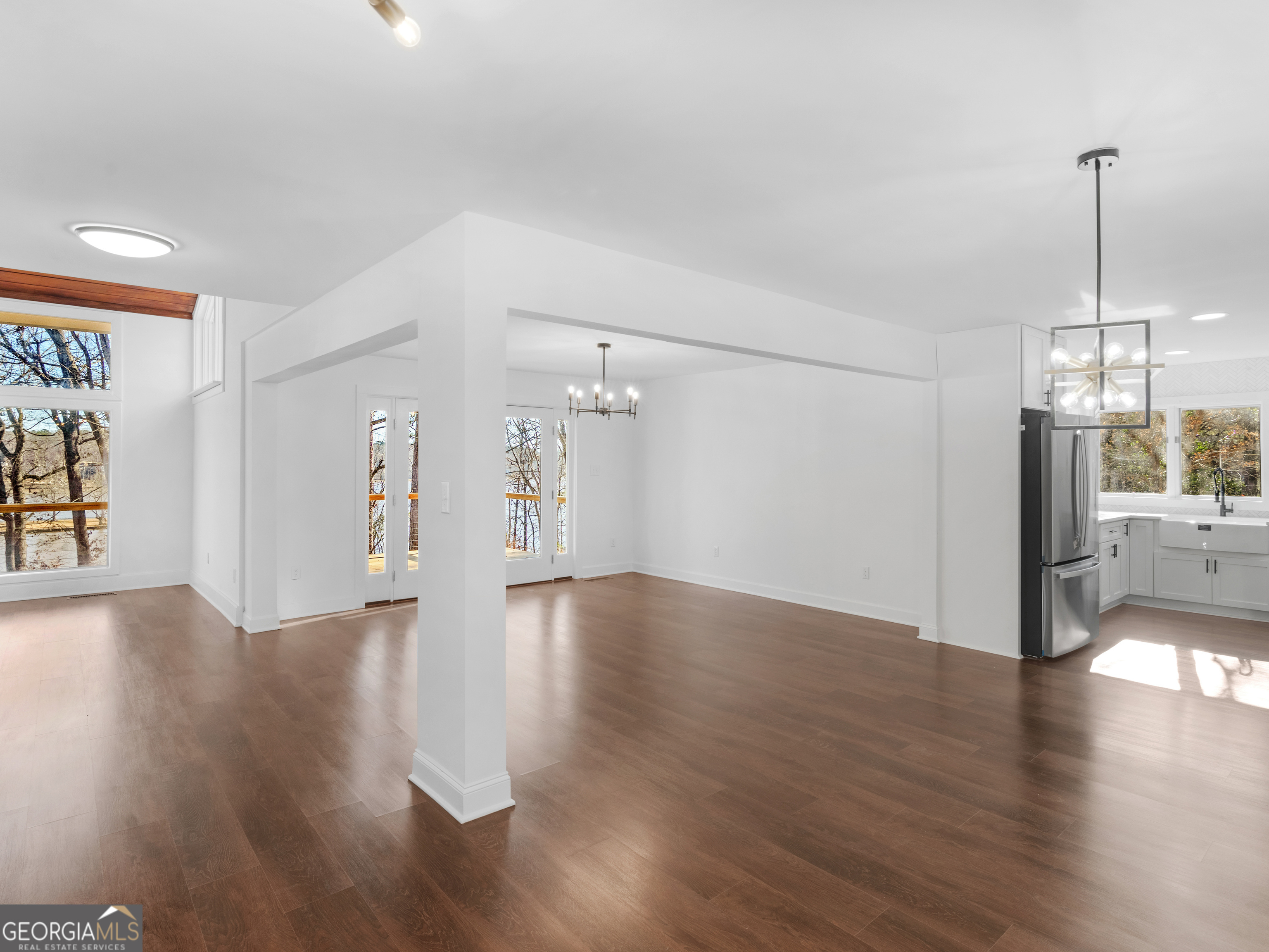 212 Southland DR