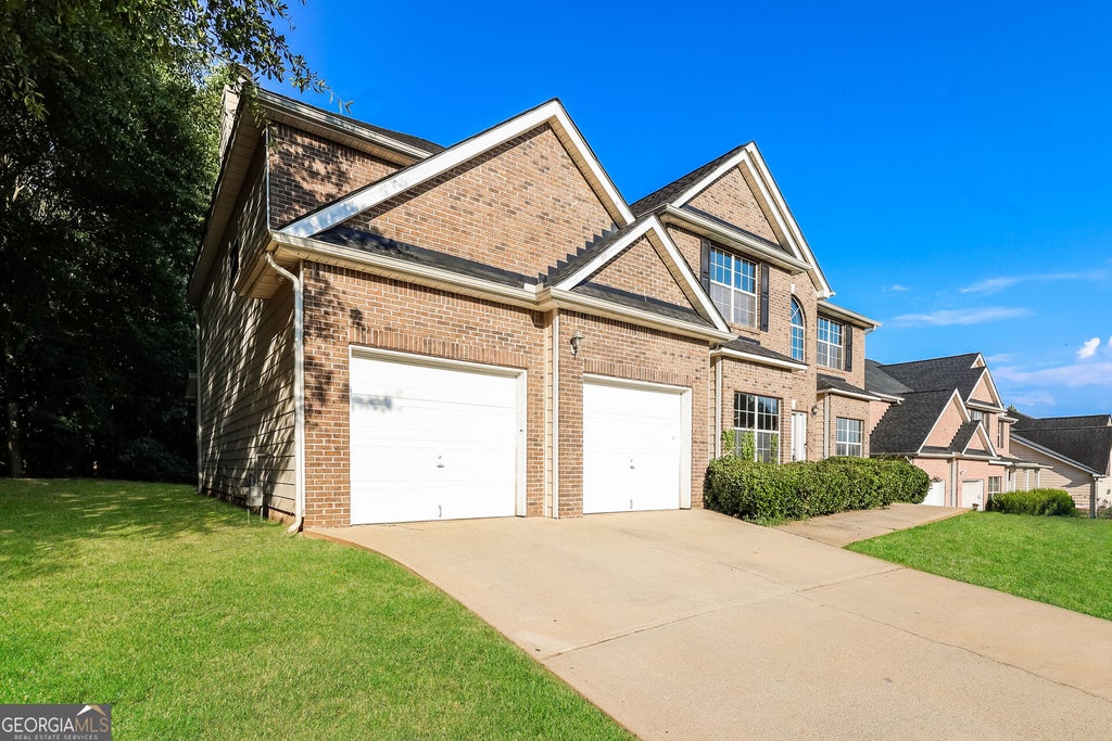 Photo of 2722 Elkmont Ridge SW, Atlanta, GA 30331 (MLS # 10839130)